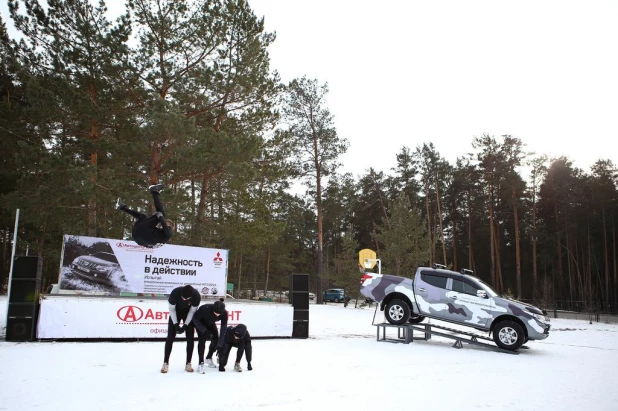 Автоцентр АНТ и Mitsubishi дали бой алтайской зиме