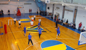 На "Алтай-Коксе" прошли соревнования по волейболу.