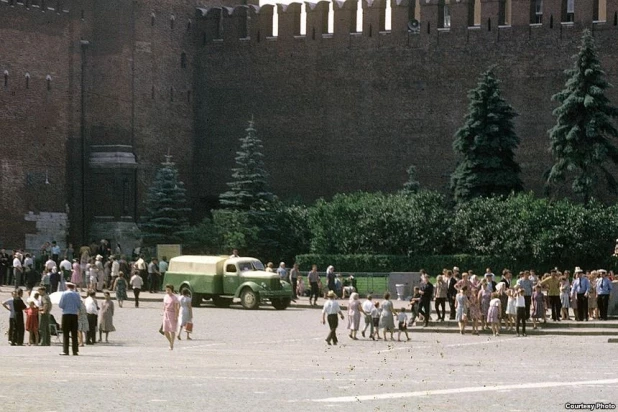 Бытовые сцены из советского прошлого. 1963 год.