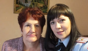 Алтайские полицейские участвуют в акции #селфисмамой.