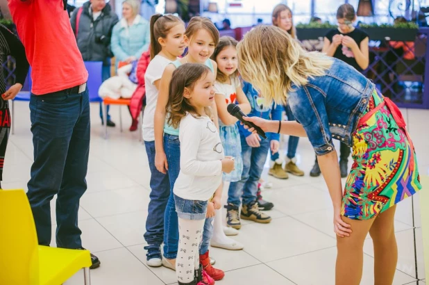 В субботу в ТРЦ "Весна" прошел урок модельной школы Unique U.