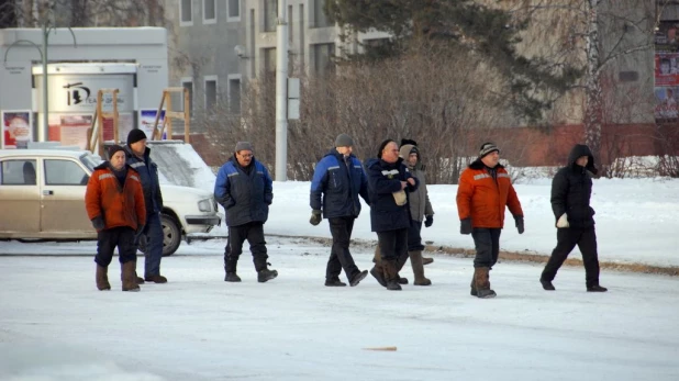 В Барнаулевозводят Ледовый городок. 3 декабря 2015 года.