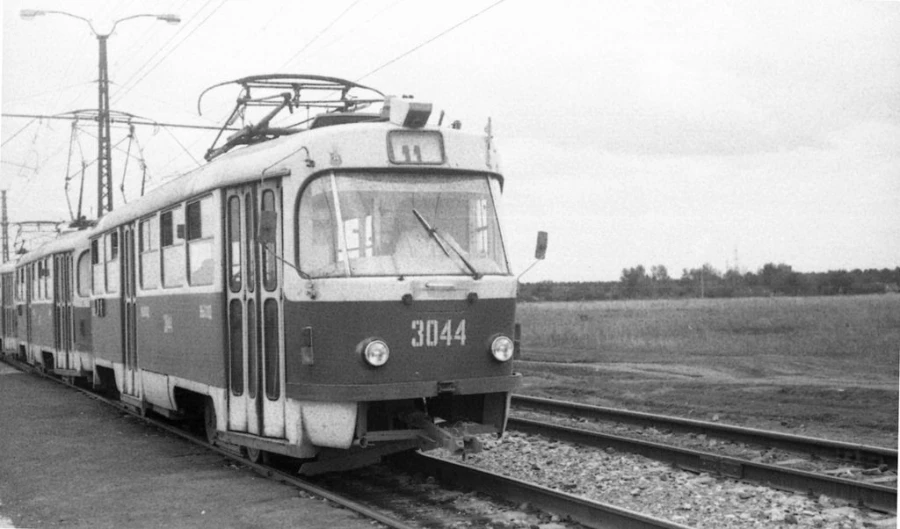 Власихинская улица, 1989 год. Фото Максима Раевского.