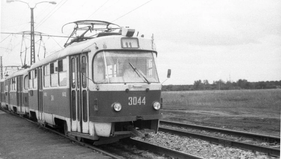 Власихинская улица, 1989 год. Фото Максима Раевского.