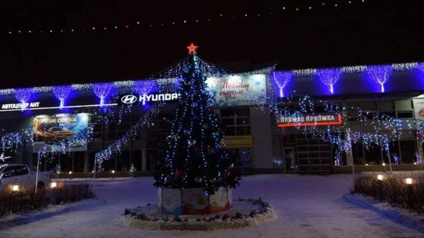 Барнаул украшают к Новому году.