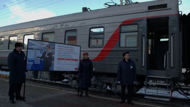 Поезд новосибирск кулунда. Поезд Барнаул Новосибирск. Поезд 682 Барнаул Новосибирск. Скорая электричка Барнаул Новосибирск. Электричка Барнаул Новосибирск.