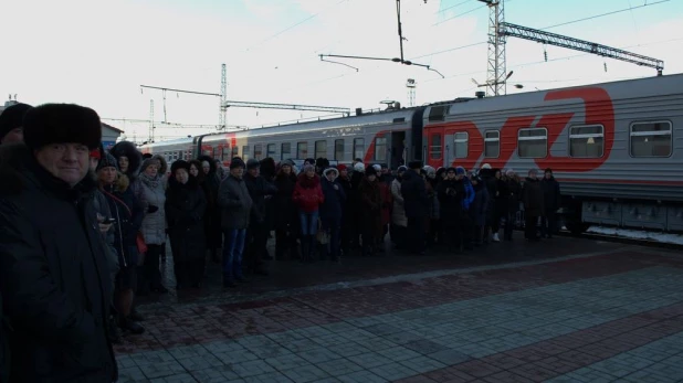 Запуск скорого поезда Барнаул - Новосибирск.