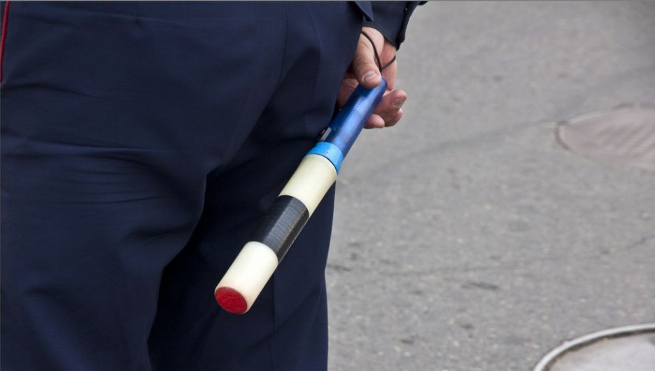 Голая москвичка напала на наряд полиции в Крыму