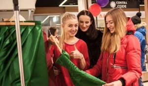 Коллекция дизайнерской одежды.