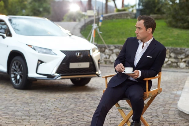 Джуда Лоу и Lexus представляют совместный проект The Life RX.