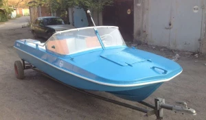 Моторная лодка "Обь-3".