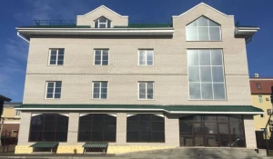 В Барнауле продают офисное здание в купеческом стиле.