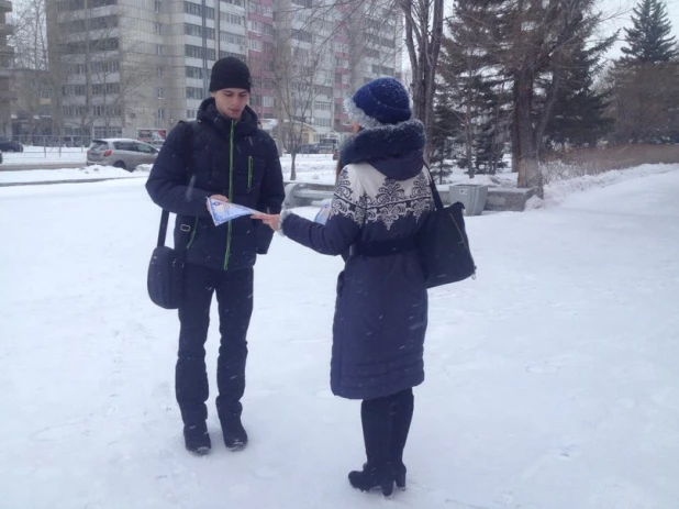 Студенты АГАУ провели предновогодние пикеты.