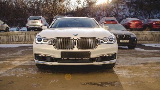 BMW 7 серии 2016 модельного года