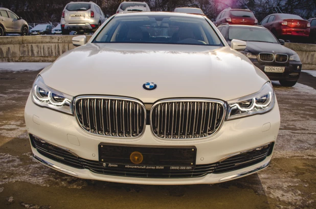 BMW 7 серии 2016 модельного года