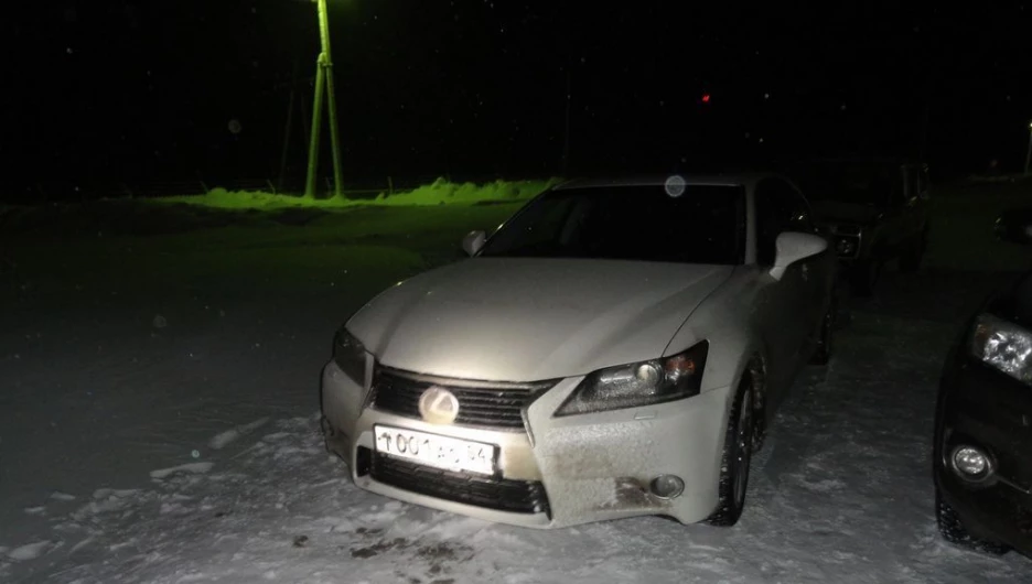 Алтайские пограничники задержали угнанный автомобиль.