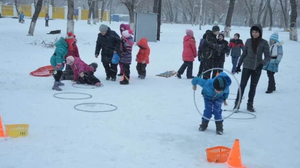 Открытие снежного городка в парке ВРЗ.