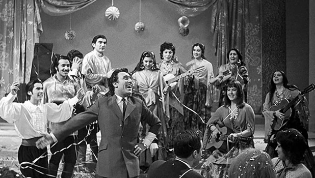 Съемка телепередачи Голубой Огонек. Поет Николай Сличенко. 1971 год