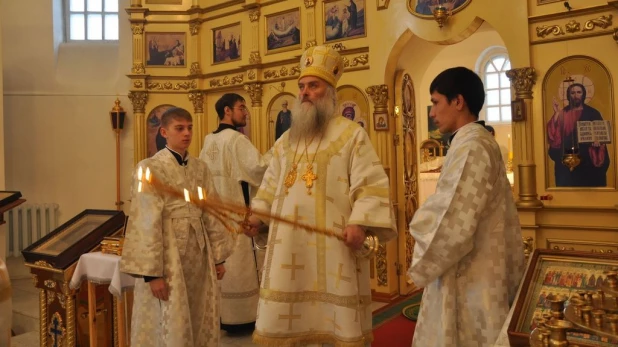 Божественная литургия в в семинарском храме в честь Иверской иконы Божией Матери.