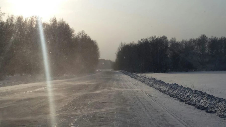 Обледенелая трасса &quot;Барнаул-Родино&quot;.