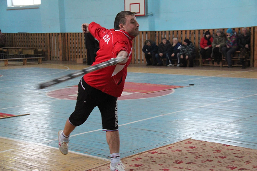 Соревнования по городошному спорту в Родинском районе.