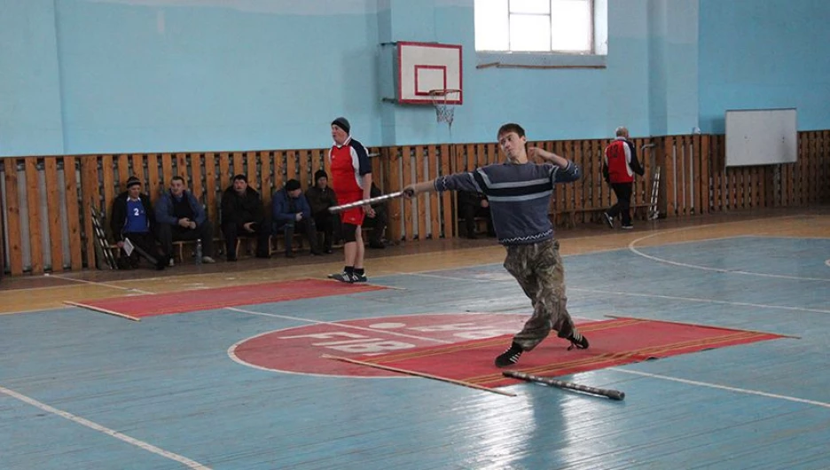 Соревнования по городошному спорту в Родинском районе.