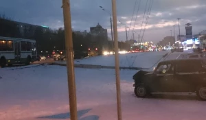 ДТП на пересечении Шумакова и Павловского тракта.