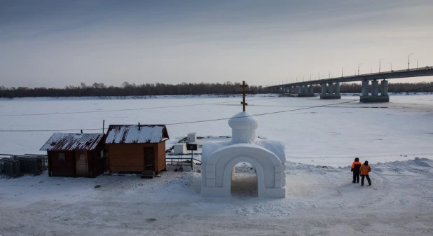 Крещенский городок на речном вокзале.