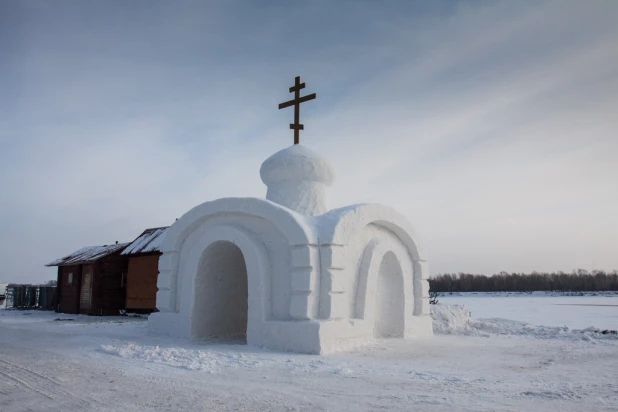 Крещенский городок на речном вокзале.