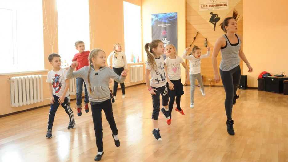 "Школа стиля" начала год с урока танцев.