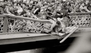 Ленинград. Открытие фонтанов в Петергофе. Май 1983 года.