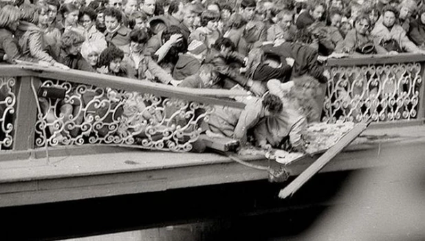 Ленинград. Открытие фонтанов в Петергофе. Май 1983 года.