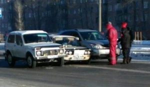 ДТП на пересечении ул. Малахова и Павловского тракта.