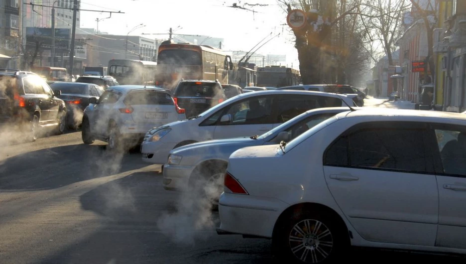 Автомобили в Барнауле. Пробка.