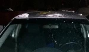 Автомобиль в Барнауле, закиданный яйцами.