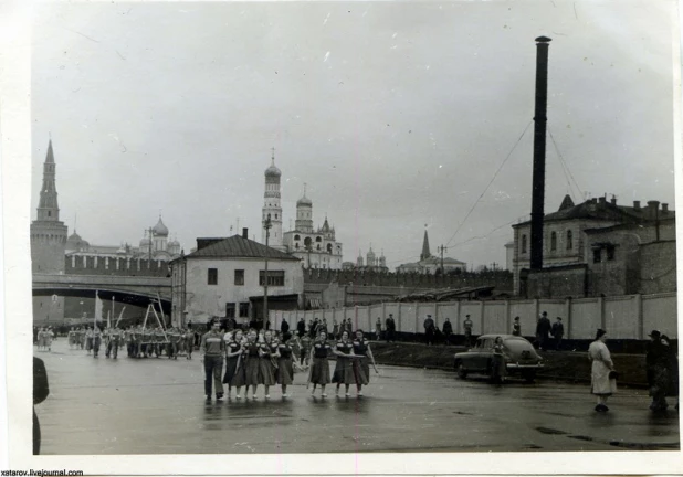 Фотографии СССР , найденные на свалке в деревне Тимашево Калужской области/