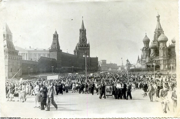 Фотографии СССР , найденные на свалке в деревне Тимашево Калужской области/