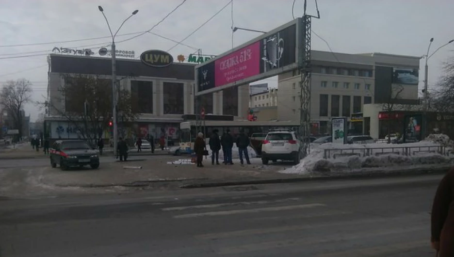 Авария на пересечении улицы Димитрова и проспекта Ленина.