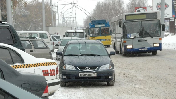 Автомобили в Барнауле.