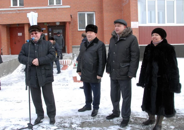 Сергей Степашин открыл в Барнауле первый в Сибири дом образцового содержания.