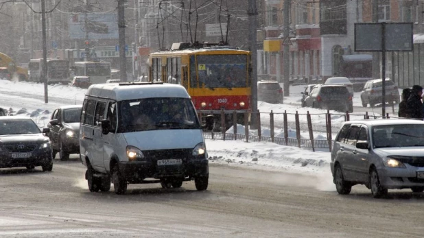 Автомобили.