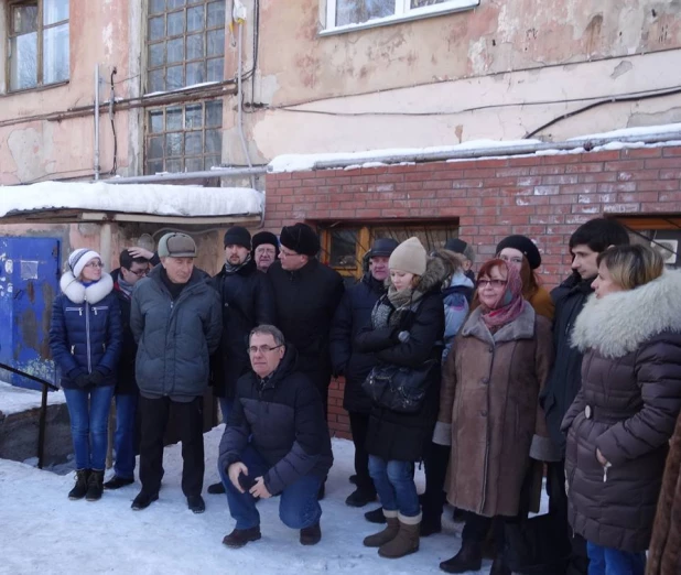 Акция "Последний адрес" у дома, где жил Максим Гольдберг.