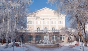 Главный корпус.