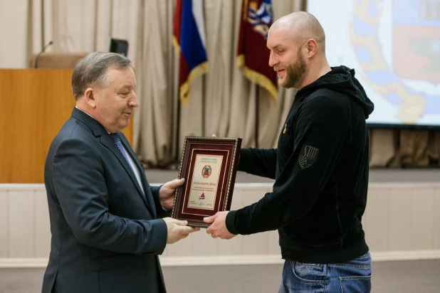 Лучшие спортсмены и тренеры Алтайского края получили награды по итогам выступлений в 2015 году. 16 февраля 2016 года.