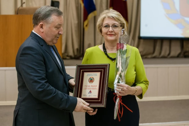 Лучшие спортсмены и тренеры Алтайского края получили награды по итогам выступлений в 2015 году. 16 февраля 2016 года.