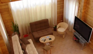 Срок службы деревянного дома из клееного бруса — более 100 лет.