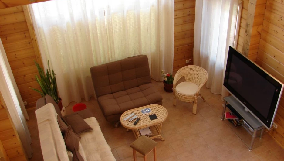 Срок службы деревянного дома из клееного бруса — более 100 лет.