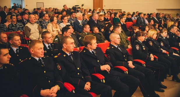 В Барнауле прошла "полицейская" "Битва хоров".