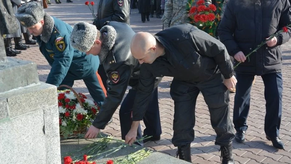 Возложение цветов 23 февраля, 2015 года.