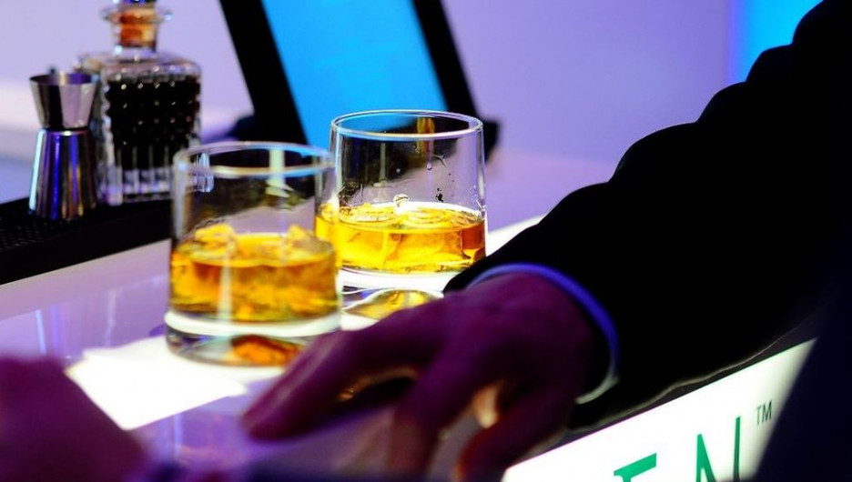 Манька-облигация. Уснувшие в баре Новоалтайска мужчины стали жертвами опытной рецидивистки